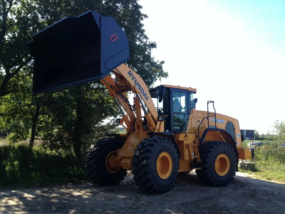 Hyundai HL960