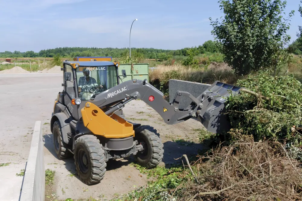 Mecalac AS700