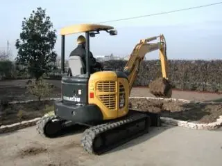 Komatsu PC35MR-2 thumbnail 2