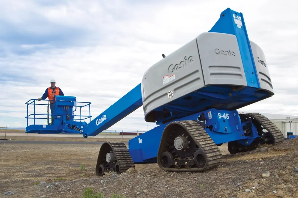 Genie S-40 TraX