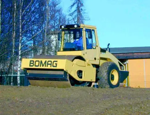 Bomag BW 211 D-4