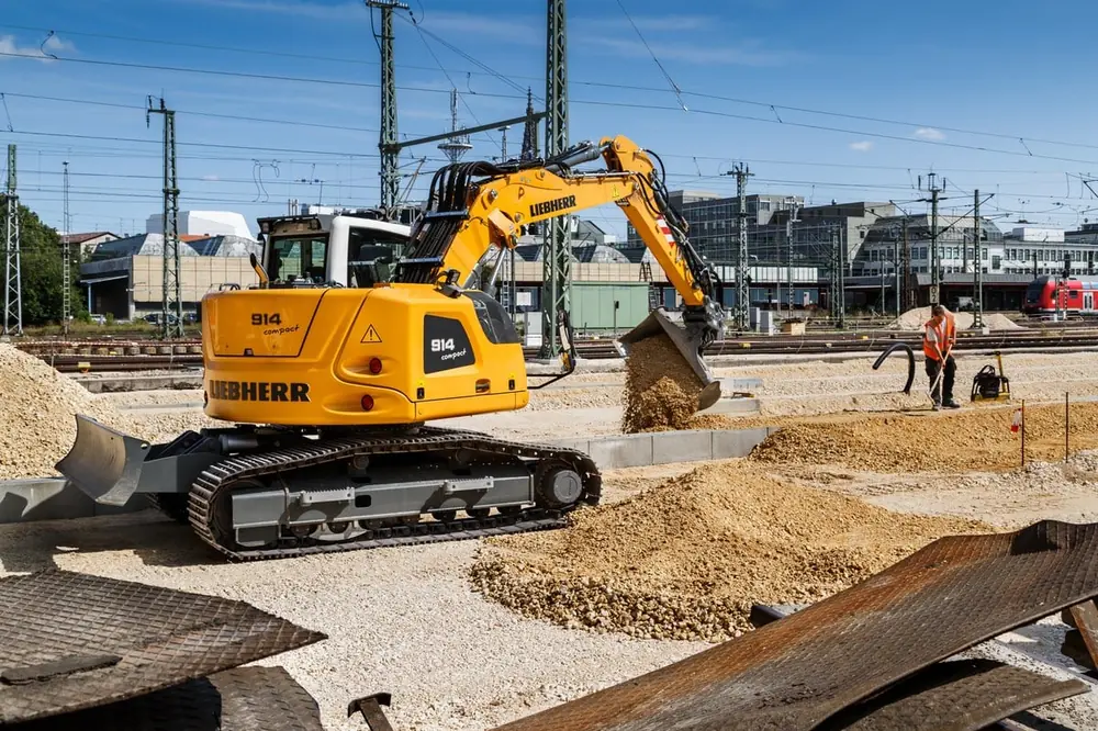 Liebherr R 914 Compact Litronic
