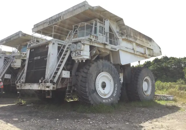Liebherr T 252