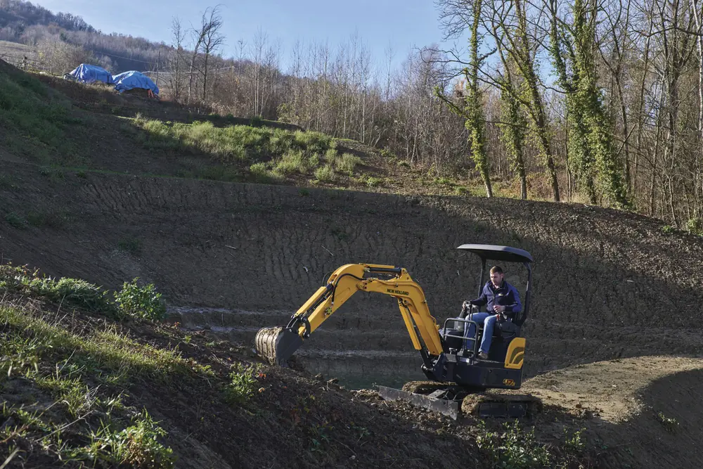 New Holland E17C