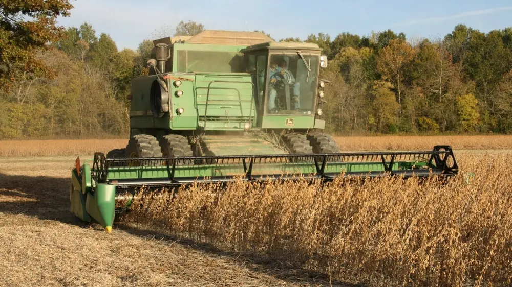 John Deere 8820