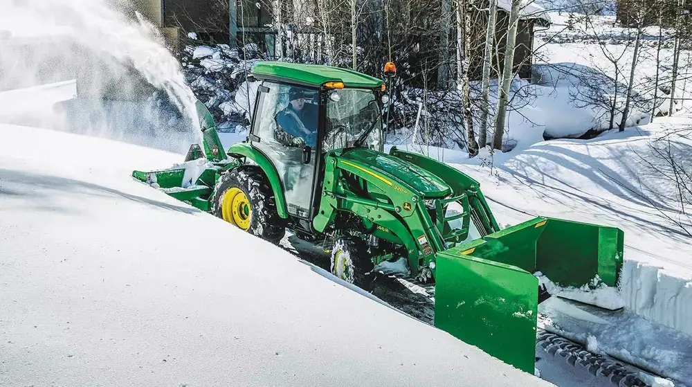 John Deere 320R