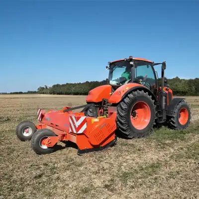 Kubota SE8320
