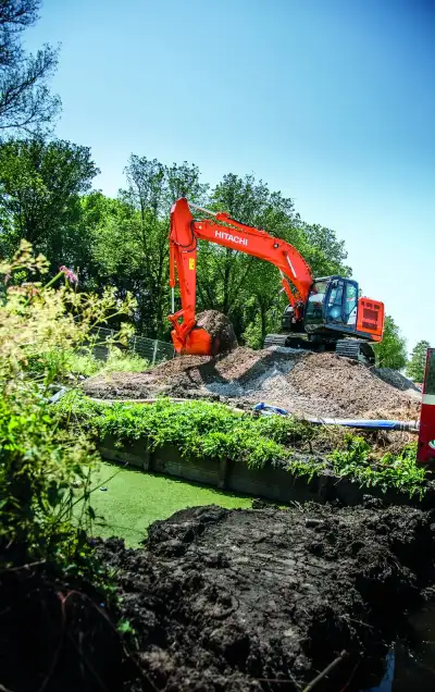 Hitachi ZX225USRLC-6 thumbnail 4