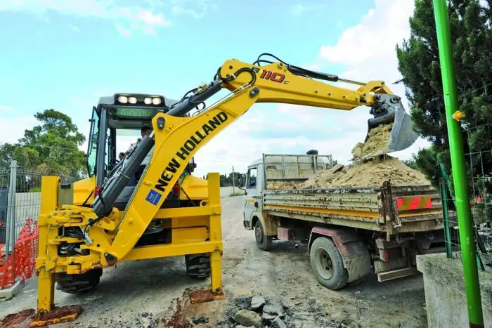 New Holland B110C TC thumbnail 5