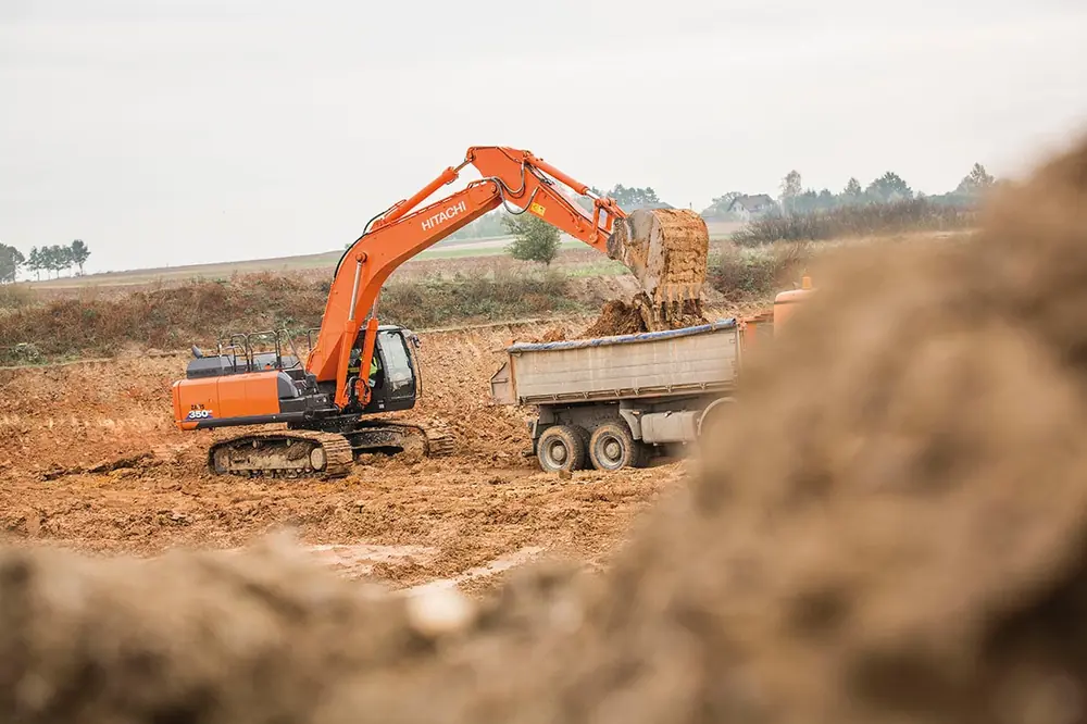 Hitachi ZX350LCN-6 thumbnail 3