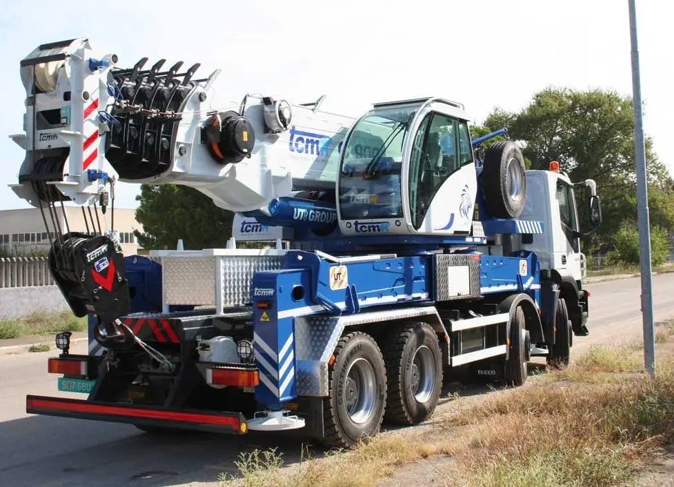 tcm C 900 (8x4x4) Tcm crane - load chart