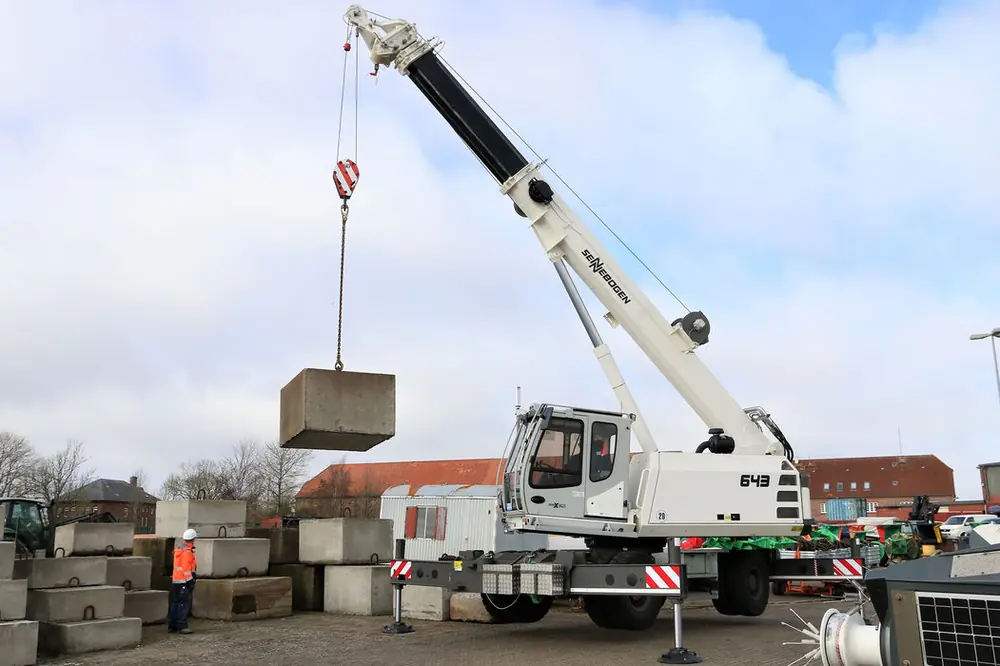 Sennebogen 643E