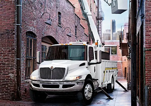 International MV60H 107 Extended Cab Cummins B6.7