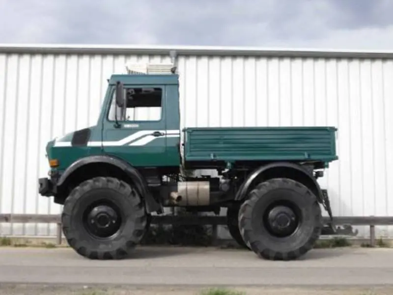 Unimog U 2400