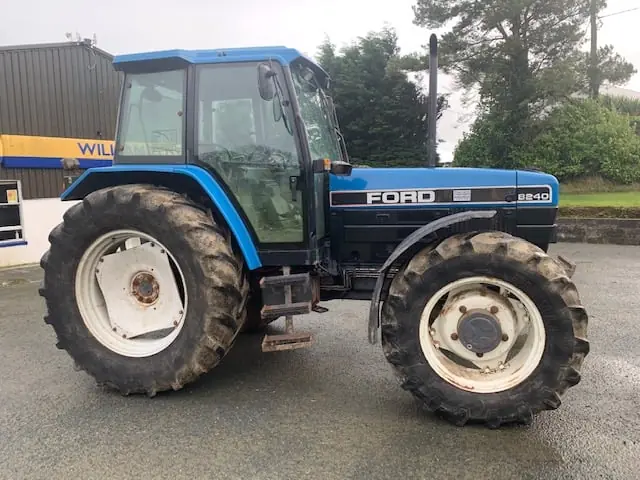 Ford-NH 8240 SLE A (Powerstar)