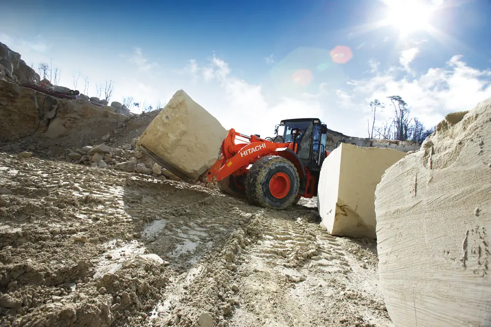 Hitachi ZW 310 thumbnail 3