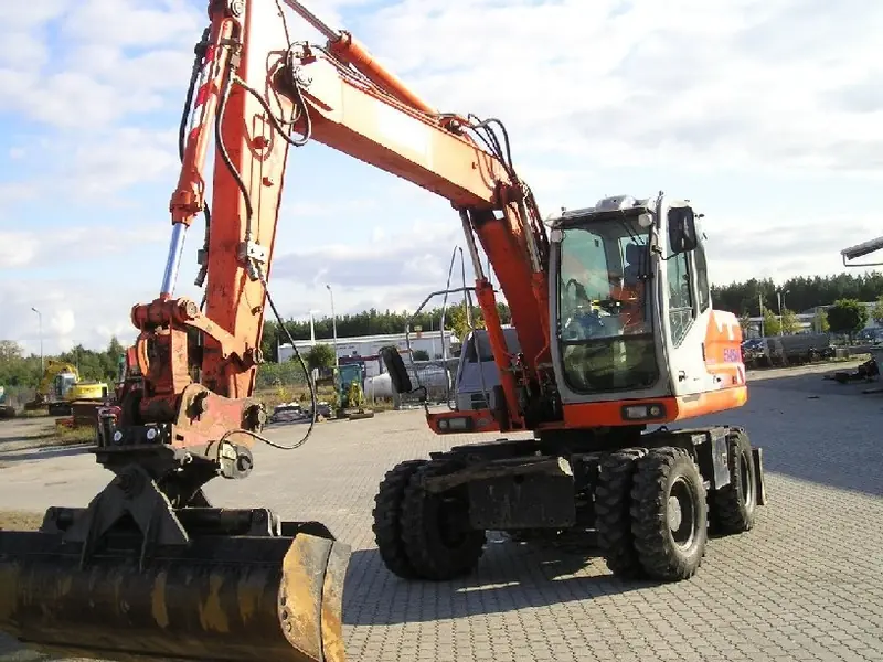 Fiat Kobelco E 145 WT