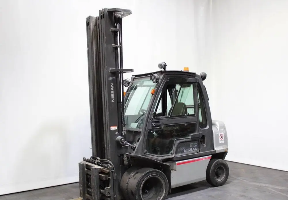 Nissan YG 1 D 2 A 32 Q