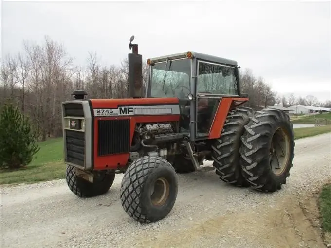 Massey Ferguson 2745