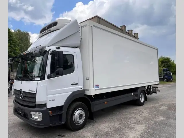 Mercedes-Benz Atego 1523