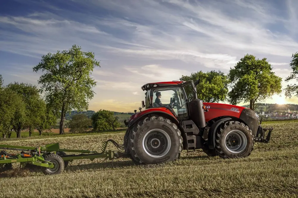 Case IH Magnum 405 PowerDrive