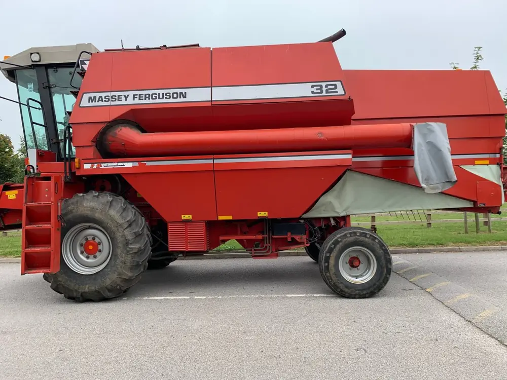 Massey Ferguson MF 32