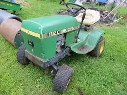 John Deere 112L