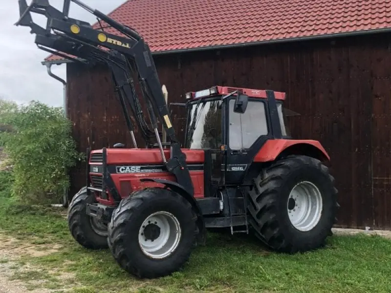 Case IH 1255 XL