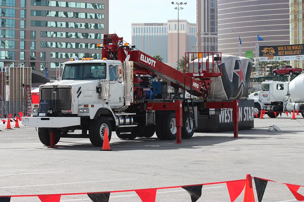 Elliott Equipment H90F HiReach thumbnail 4