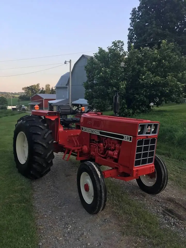 International Harvester 383