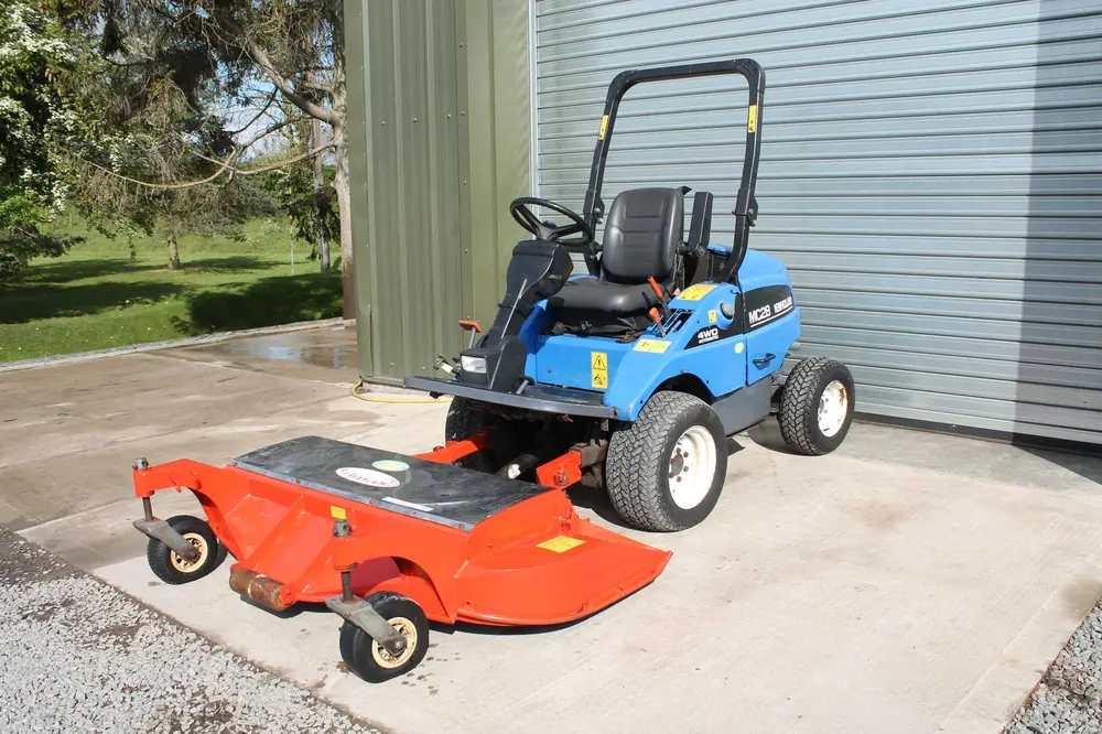 New Holland MC 28