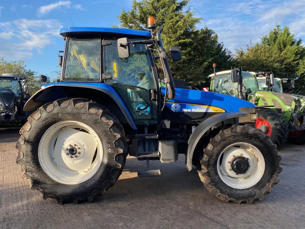 New Holland TM 120 (200)