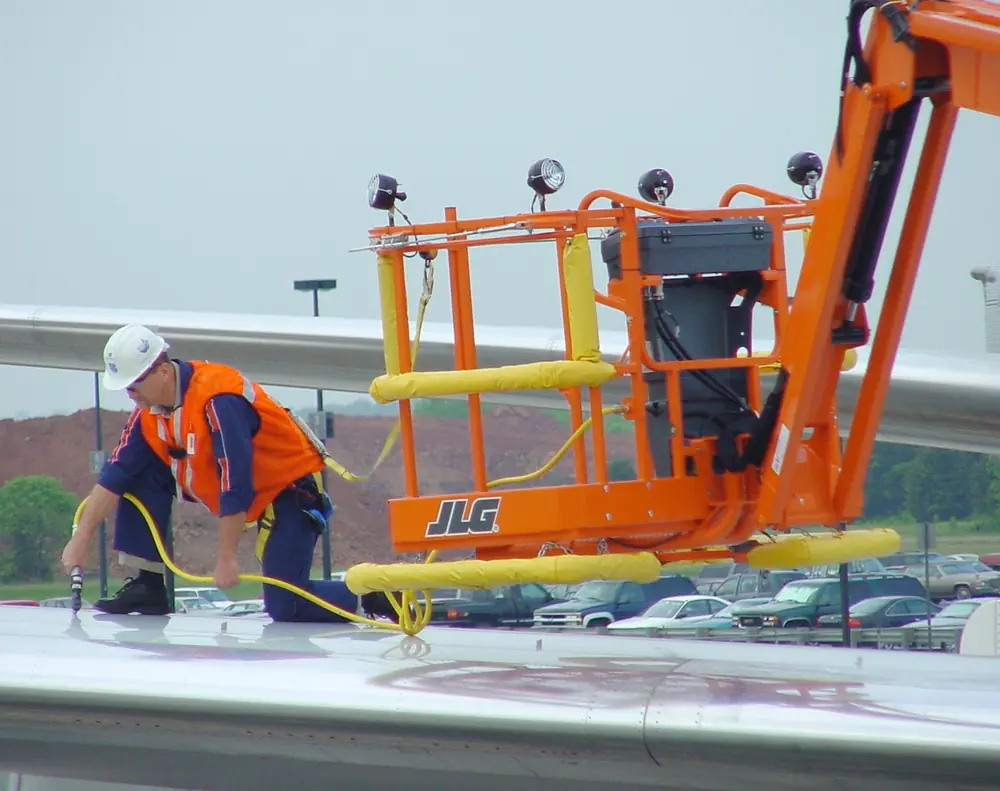 JLG 740AJ