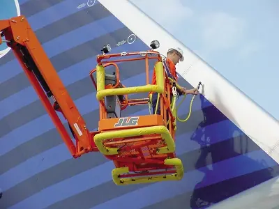 JLG 740AJ thumbnail 2