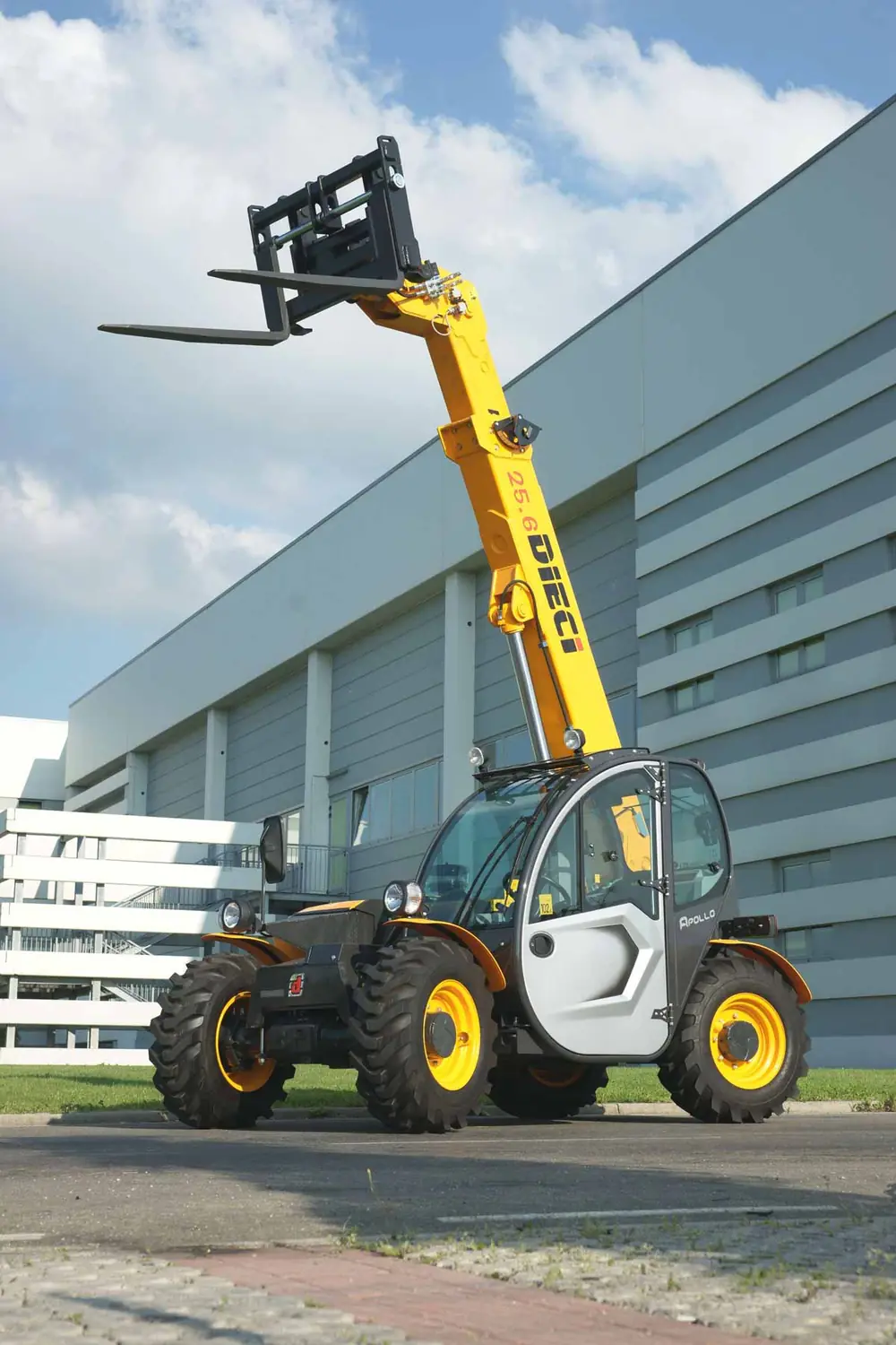Dieci Apollo 25.6