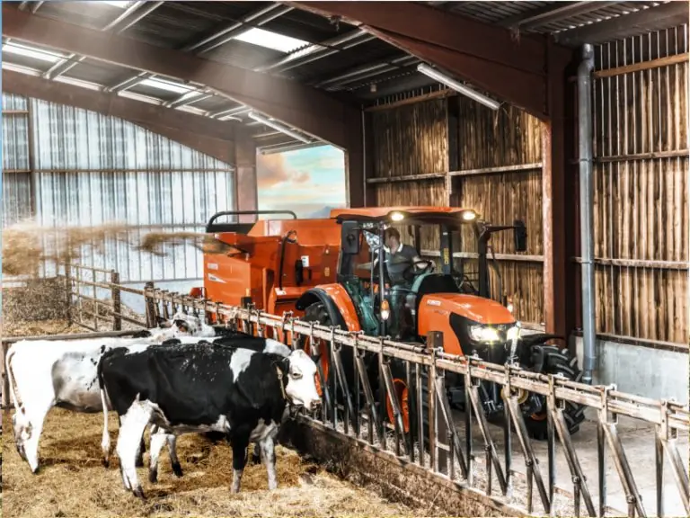 Kubota M4062