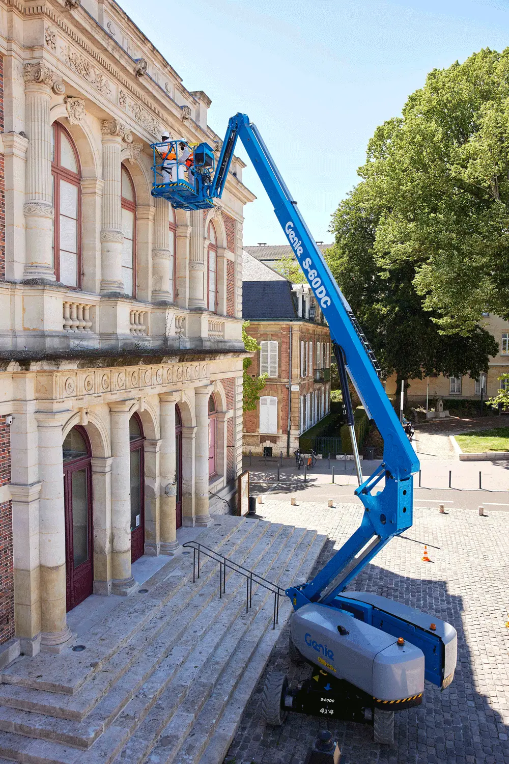Genie S-60 DC