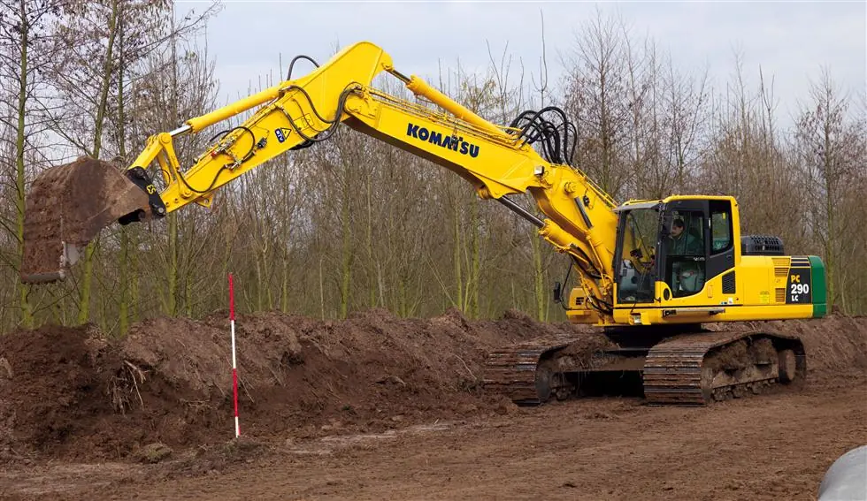 Komatsu PC210LC-8 thumbnail 3
