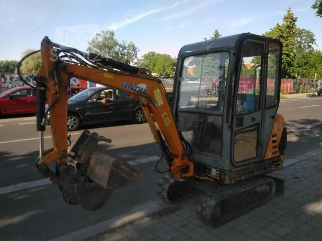 Hanix H 15 B