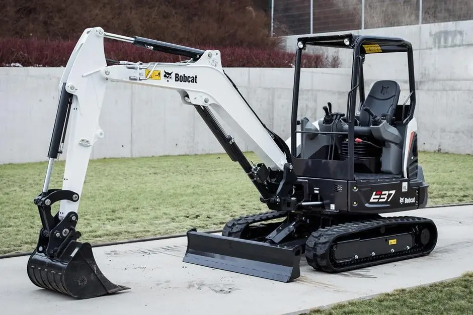 Bobcat E37