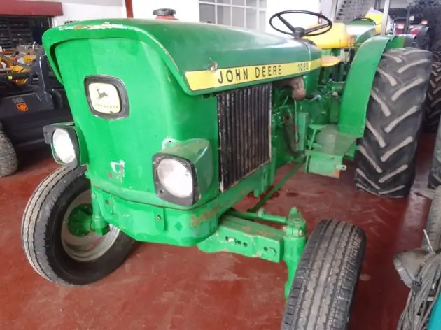 John Deere 1035
