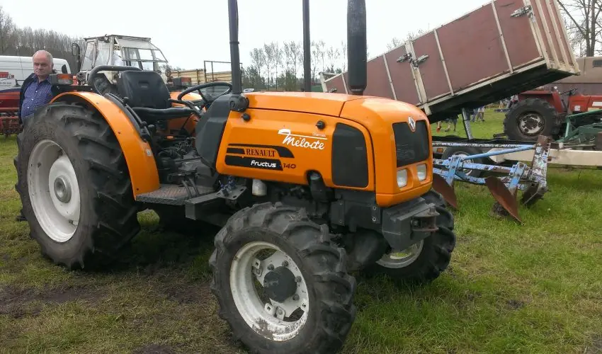 Renault Fructus 140