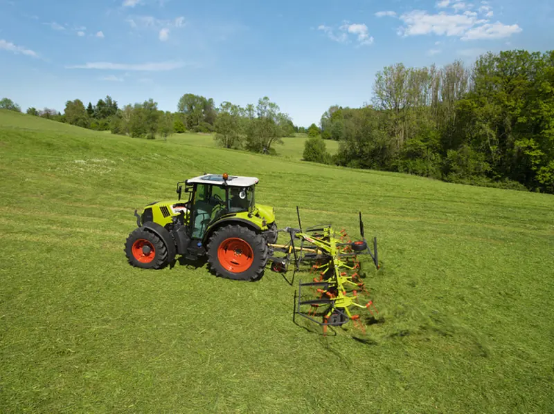 Claas Arion 440