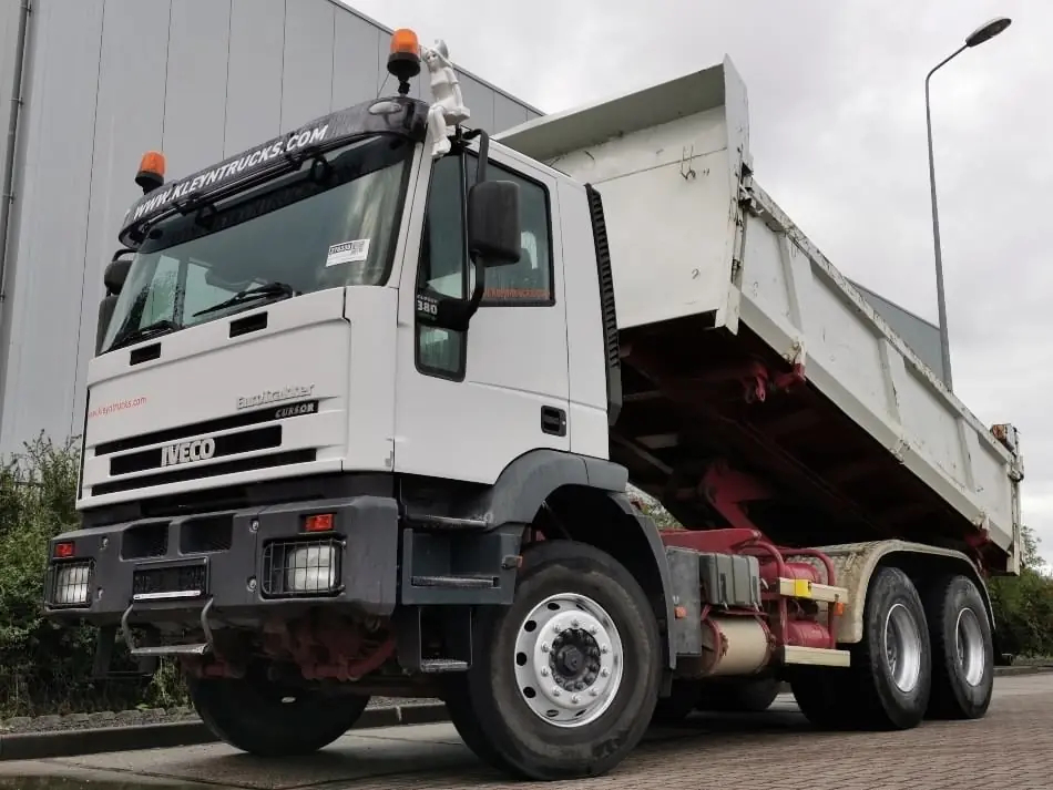Iveco EUROTRAKKER 260E38