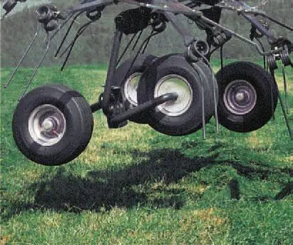 DEUTZ-FAHR CoM 8332 thumbnail 2