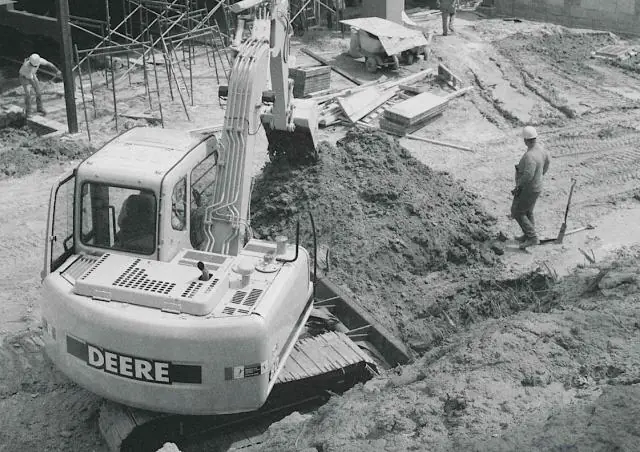 John Deere Construction 120