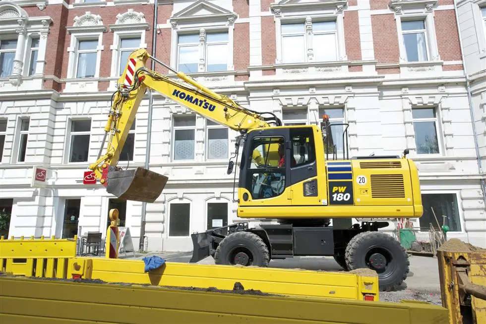 Komatsu PW180-10 thumbnail 4