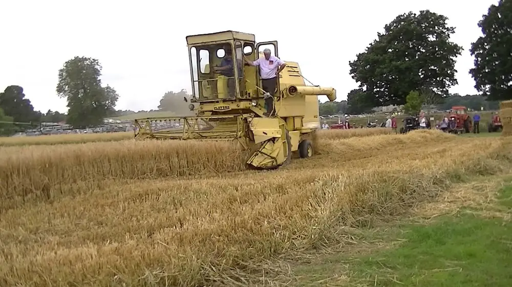 New Holland Clayson M 122