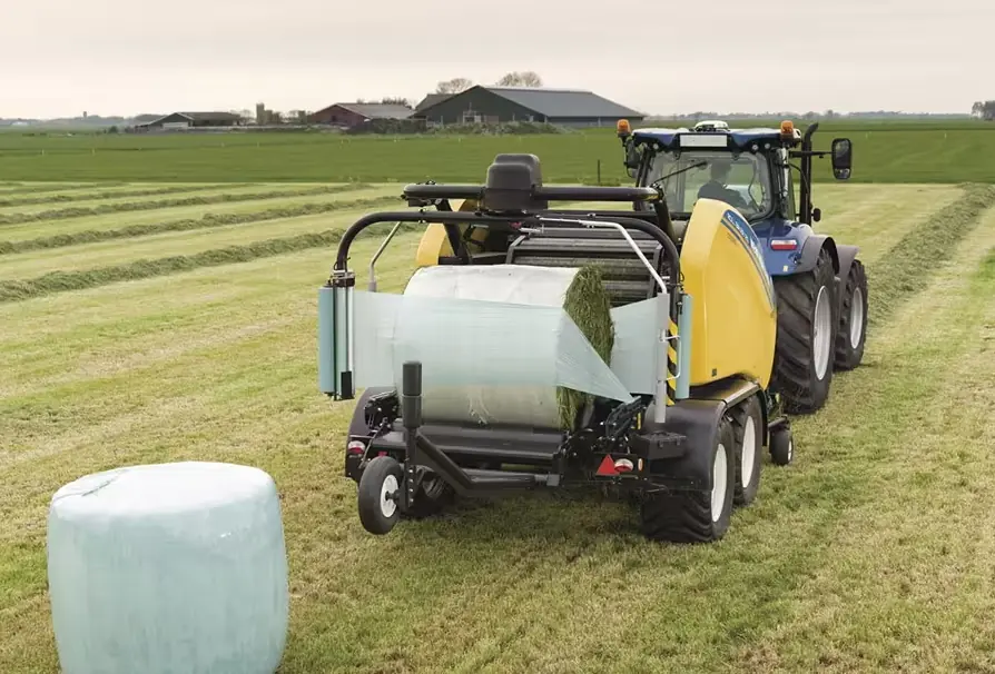 New Holland Roll Baler 135 Ultra