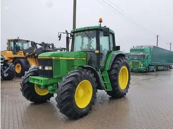 John Deere 6810